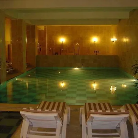 Otel Arora 4*
