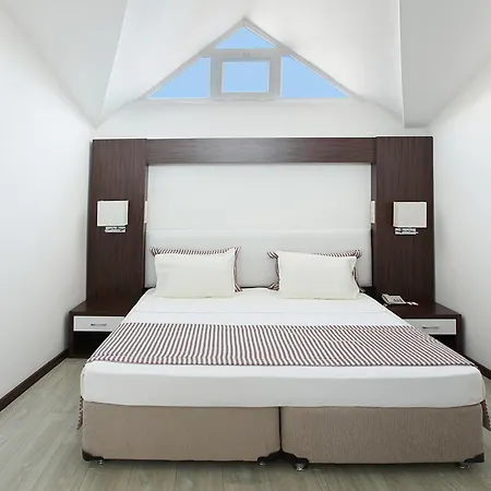 Arora Otel