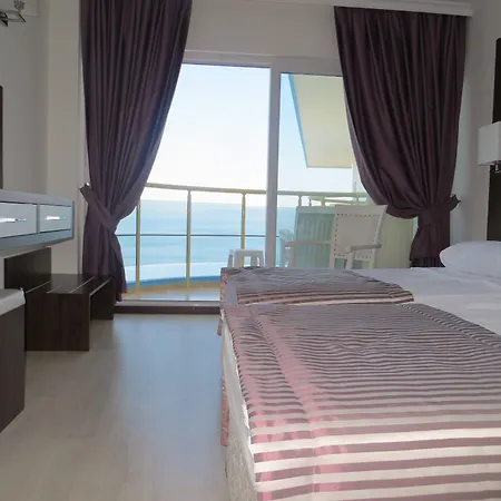 Arora Κουσάντασι