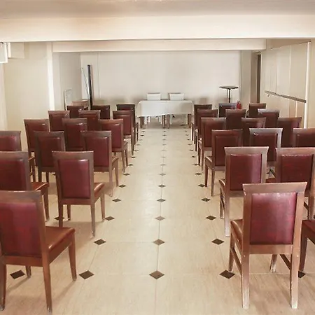 Otel Arora 4*
