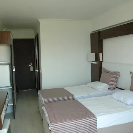 Otel Arora 4*