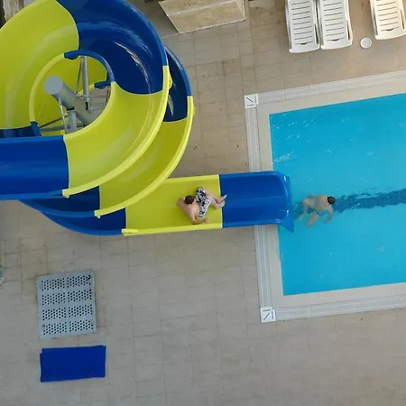 Arora Κουσάντασι