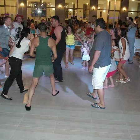 阿罗拉酒店 酒店